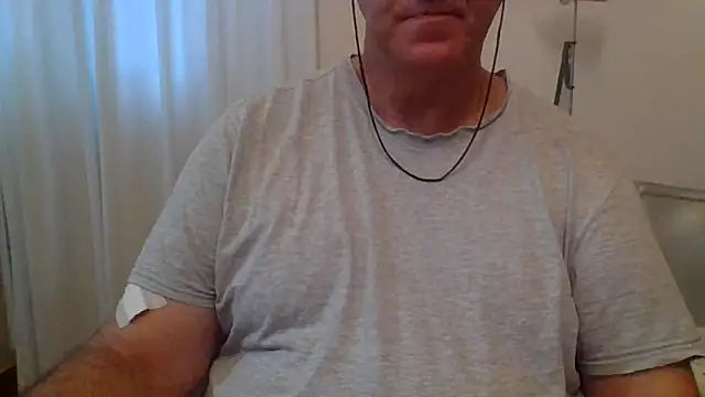 Snapshot of ANONIMO7735 chatting on 09-30-25, 05:02 ANONIMO7735 online show from 09-30-25, 05:02