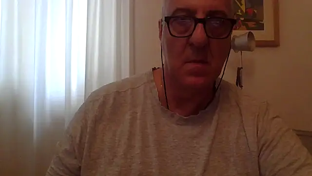 Snapshot of ANONIMO7735 chatting on 09-29-25, 09:27 ANONIMO7735 online show from 09-29-25, 09:27