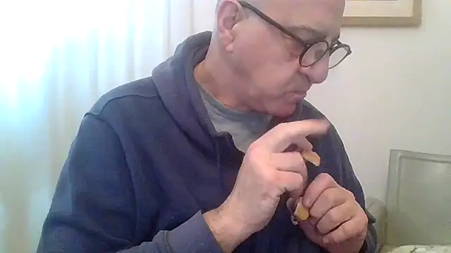 Snapshot of ANONIMO7735 chatting on 02-15-26, 06:58 ANONIMO7735 online show from 02-15-26, 06:58