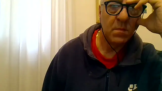 Snapshot of ANONIMO7735 chatting on 05-10-26, 04:27 ANONIMO7735 online show from 05-10-26, 04:27