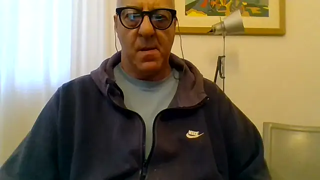 Snapshot of ANONIMO7735 chatting on 05-18-26, 04:40 ANONIMO7735 online show from 05-18-26, 04:40