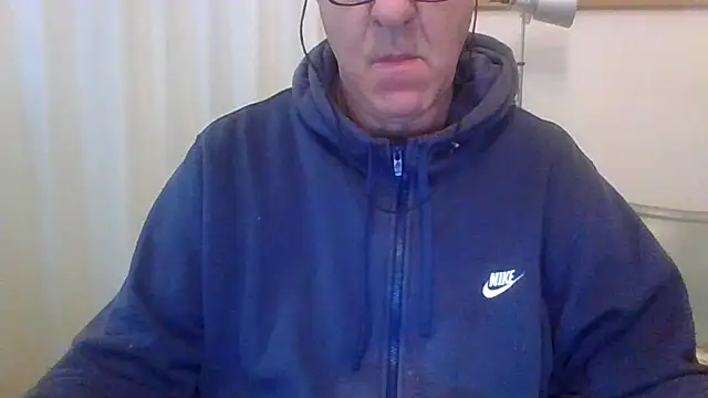 Snapshot of ANONIMO7735 chatting on 01-18-26, 06:06 ANONIMO7735 online show from 01-18-26, 06:06