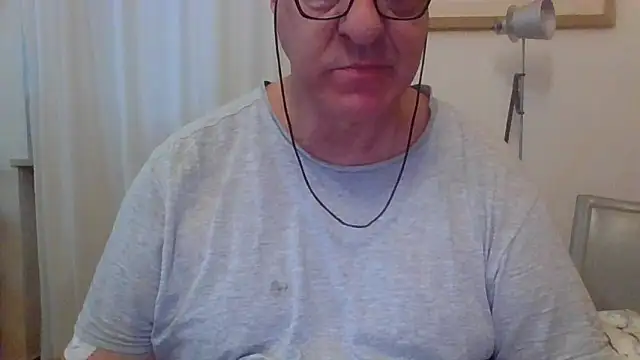Snapshot of ANONIMO7735 chatting on 09-26-25, 04:41 ANONIMO7735 online show from 09-26-25, 04:41