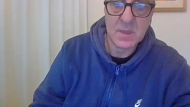 Snapshot of ANONIMO7735 chatting on 01-05-26, 05:27 ANONIMO7735 online show from 01-05-26, 05:27