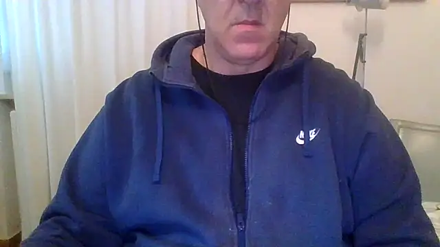 Snapshot of ANONIMO7735 chatting on 10-04-25, 05:20 ANONIMO7735 online show from 10-04-25, 05:20