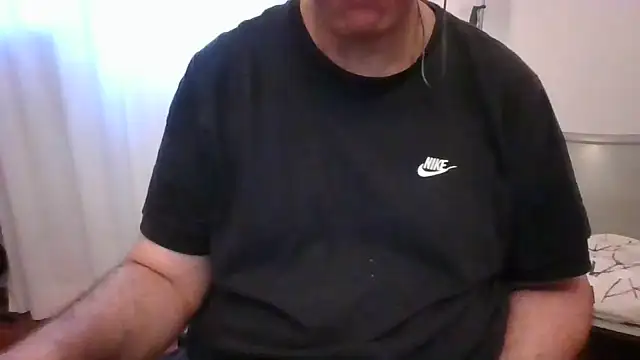 Snapshot of ANONIMO7735 chatting on 06-08-26, 04:35 ANONIMO7735 online show from 06-08-26, 04:35