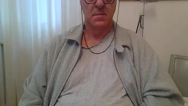 Snapshot of ANONIMO7735 chatting on 10-19-25, 05:32 ANONIMO7735 online show from 10-19-25, 05:32