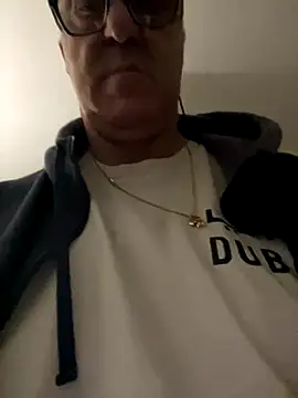 Snapshot of ANONIMO7735 chatting on 12-20-25, 10:56 ANONIMO7735 online show from 12-20-25, 10:56