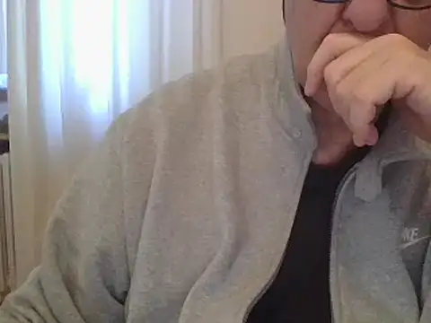 Snapshot of ANONIMO7735 chatting on 03-21-25, 09:23 ANONIMO7735 online show from 03-21-25, 09:23