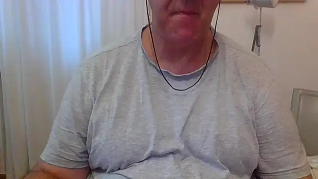 Snapshot of ANONIMO7735 chatting on 09-28-25, 05:03 ANONIMO7735 online show from 09-28-25, 05:03