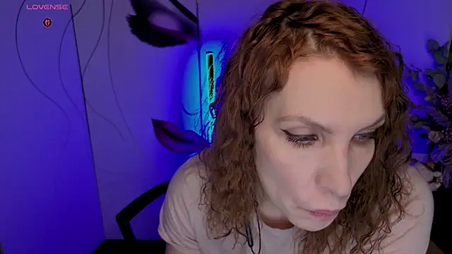 JohansonKatie online show from 12-19-25, 03:32