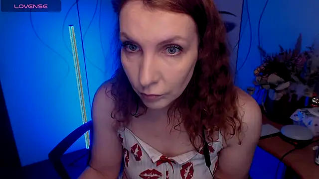 JohansonKatie online show from 10-31-25, 02:52