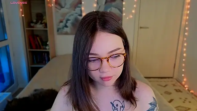 MilenaSaint online show from 04-11-26, 04:09