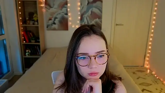 MilenaSaint online show from 04-25-26, 03:53