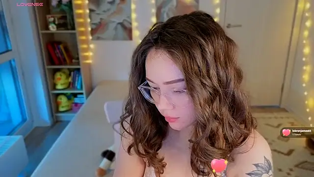 Snapshot of MilenaSaint chatting on 07-27-26, 03:24 MilenaSaint online show from 07-27-26, 03:24