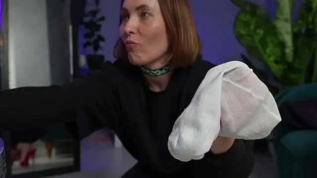 ClaraBendover online show from 12-02-25, 08:43