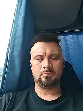 Snapshot of Luismiguel55 chatting on 06-11-26, 02:25 Luismiguel55 online show from 06-11-26, 02:25