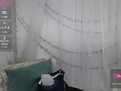 ninaa fox online show from 04-22-26, 07:31