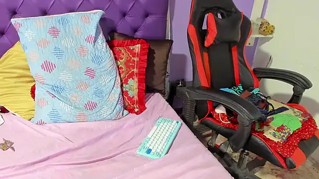 Margoth clain online show from 12-22-25, 02:44