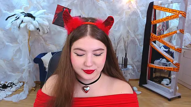 NicoleFoxery online show from 10-28-25, 03:29