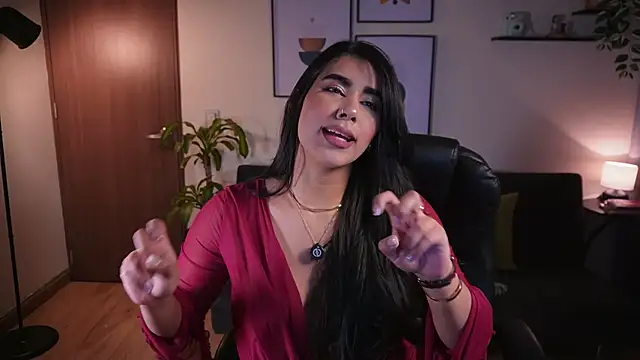 Isabella dior online show from 04-03-26, 07:42