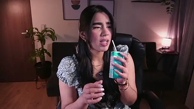 Isabella dior online show from 04-08-26, 06:42