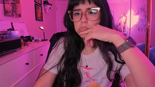 Snapshot of Evie-Luna chatting on 07-31-26, 03:28 Evie-Luna online show from 07-31-26, 03:28