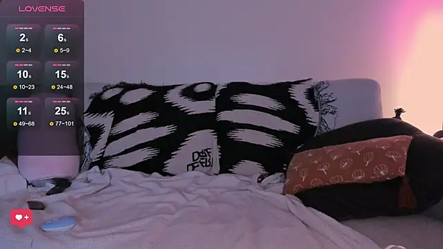 Evie-Luna online show from 11-25-25, 01:28