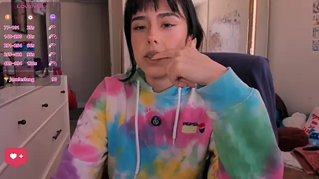 Snapshot of Evie-Luna chatting on 06-28-26, 08:37 Evie-Luna online show from 06-28-26, 08:37