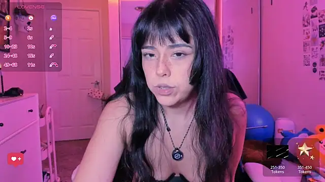 Snapshot of Evie-Luna chatting on 07-10-26, 03:50 Evie-Luna online show from 07-10-26, 03:50
