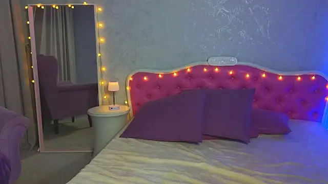 Snapshot of Ariana_Petite chatting on 02-23-25, 11:14 Ariana Petite online show from 02-23-25, 11:14