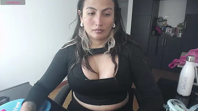 Snapshot of michell_fun23 chatting on 05-20-26, 02:36 michell fun23 online show from 05-20-26, 02:36