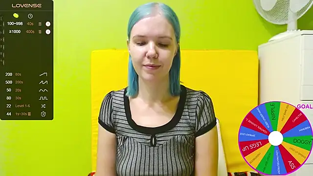 Snapshot of Ultra_Meow chatting on 10-12-25, 05:25 Ultra Meow online show from 10-12-25, 05:25
