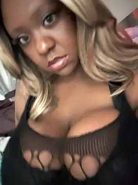 Snapshot of 6lue6a6y69 chatting on 03-11-25, 02:21 6lue6a6y69 online show from 03-11-25, 02:21