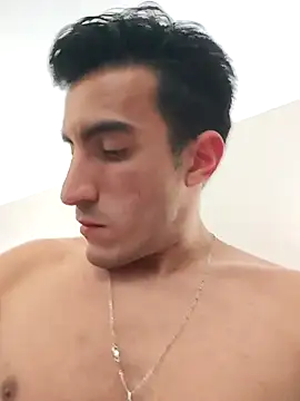 Snapshot of TommyMomentum chatting on 10-28-25, 02:34 TommyMomentum online show from 10-28-25, 02:34