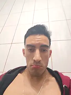 Snapshot of TommyMomentum chatting on 10-13-25, 06:26 TommyMomentum online show from 10-13-25, 06:26