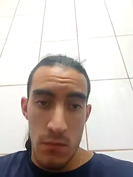 Snapshot of TommyMomentum chatting on 12-17-24, 05:40 TommyMomentum online show from 12-17-24, 05:40