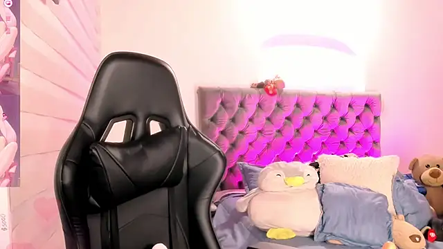 Luniverse online show from 03-28-26, 05:58