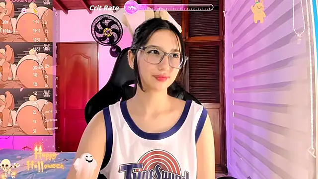 Luniverse online show from 10-31-25, 05:09