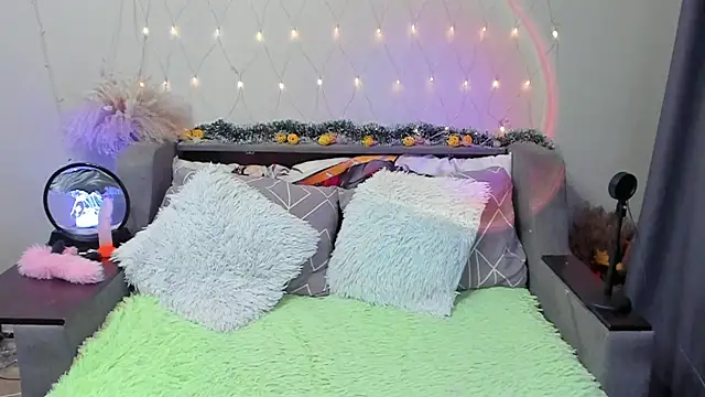 Yumi steve online show from 12-17-25, 04:34