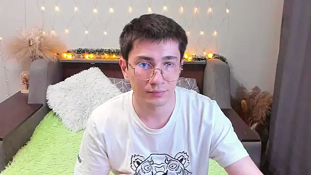 Yumi steve online show from 03-15-25, 12:36