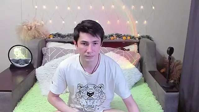 Yumi steve online show from 11-03-25, 02:53