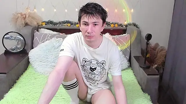 Yumi steve online show from 10-25-25, 05:57