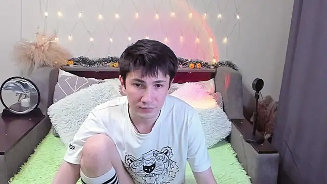 Yumi steve online show from 10-30-25, 08:12