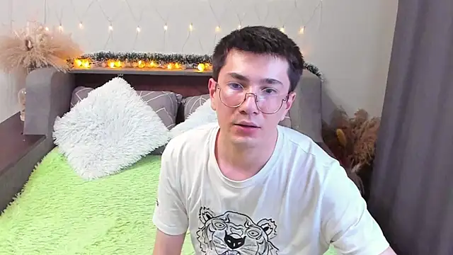 Yumi steve online show from 03-11-25, 12:54