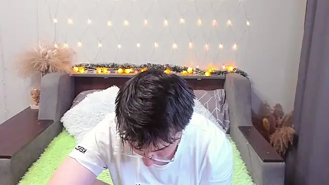 Yumi steve online show from 01-26-25, 12:37