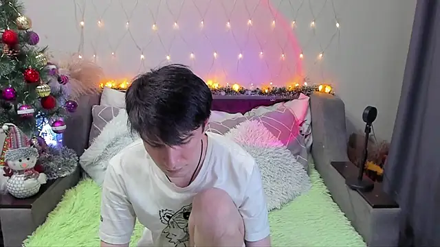 Yumi steve online show from 12-20-25, 03:42