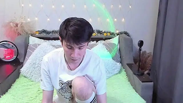 Yumi steve online show from 11-18-25, 04:43