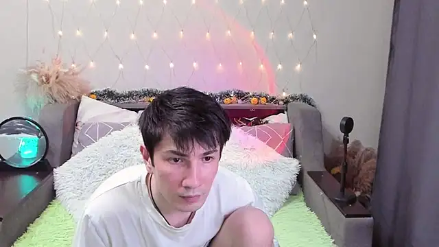 Yumi steve online show from 11-04-25, 05:17