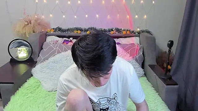 Yumi steve online show from 12-16-25, 05:06